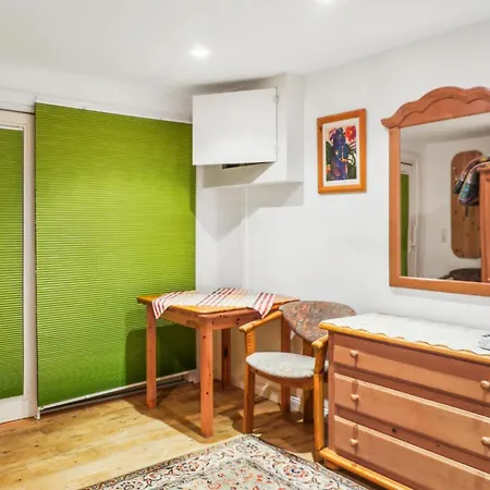 Apartment 1 Bedroom Cozy In